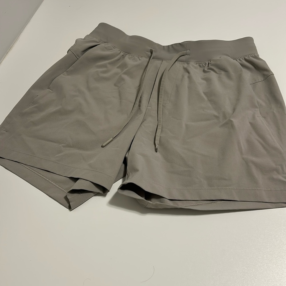 EUC Lululemon Zeroed In Linerless Shorts 5” color: Raw Linen